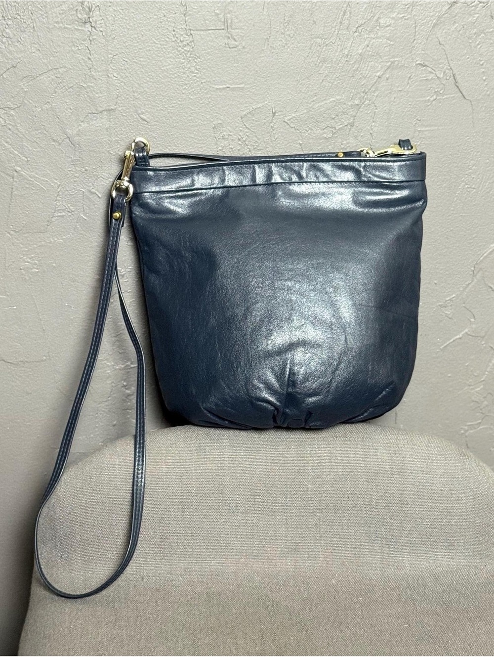1970's Navy Leather Crossbody Bag Small Bucket Bag
